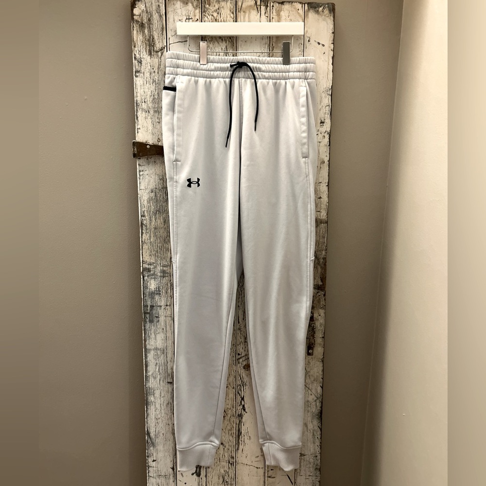 Under Armor Men’s Coldgear Joggers. Light Grey/Silver; Medium; Long